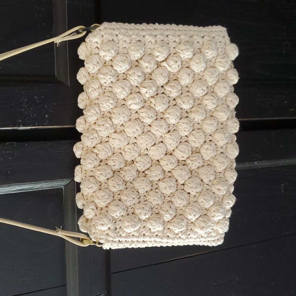 Textured Handbag - Picture 5 of 8